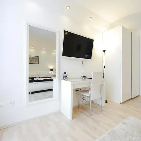 Studios Artessa *
